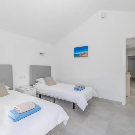 Rossa - Now - Lh215 By Now Ltd Playa Blanca (Lanzarote)