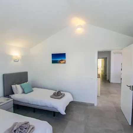 Villa Rossa - Now - Lh215 By Now Ltd *