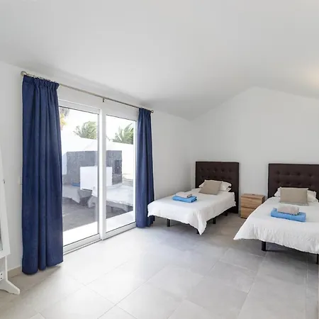 Rossa - Now - Lh215 By Now Ltd * Playa Blanca (Lanzarote)