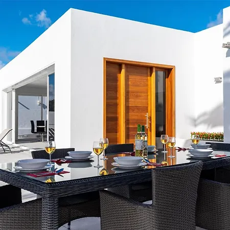 Rossa - Now - Lh215 By Now Ltd * Playa Blanca (Lanzarote)