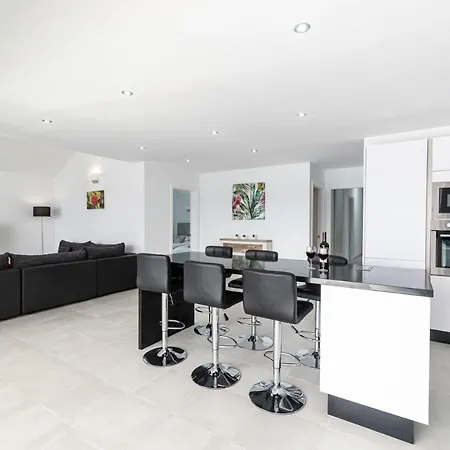 Villa Rossa - Now - Lh215 By Now Ltd