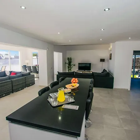 Rossa - Now - Lh215 By Now Ltd Villa Playa Blanca