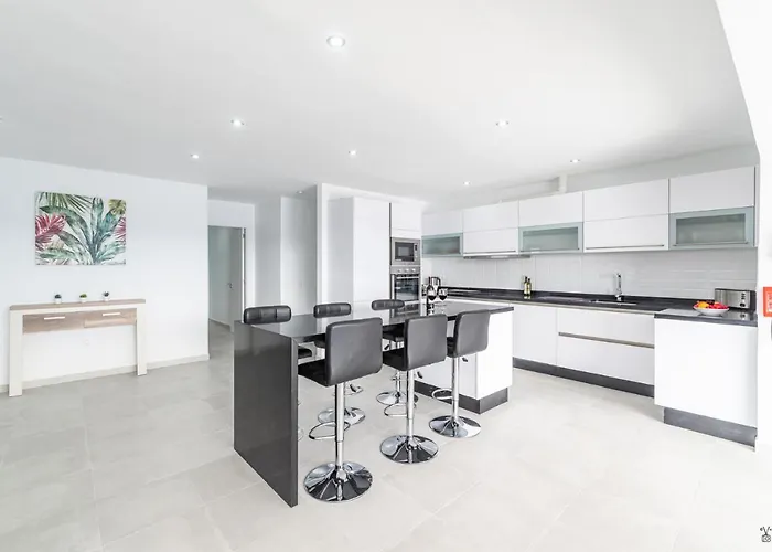 Rossa - Now - Lh215 By Now Ltd