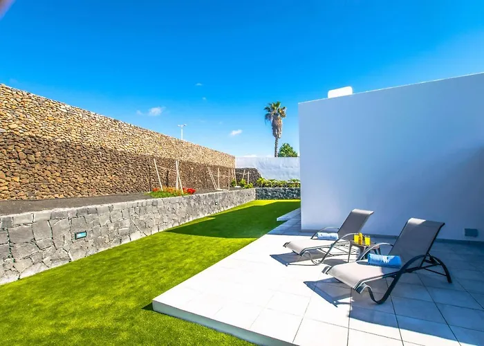 Rossa - Now - Lh215 By Now Ltd * Playa Blanca