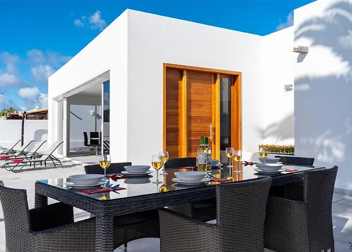 Rossa - Now - Lh215 By Now Ltd * Playa Blanca