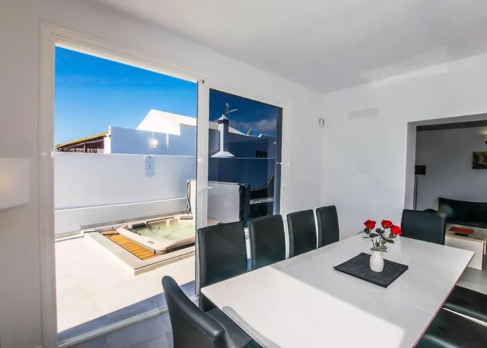 Villa Rossa - Now - Lh215 By Now Ltd Playa Blanca