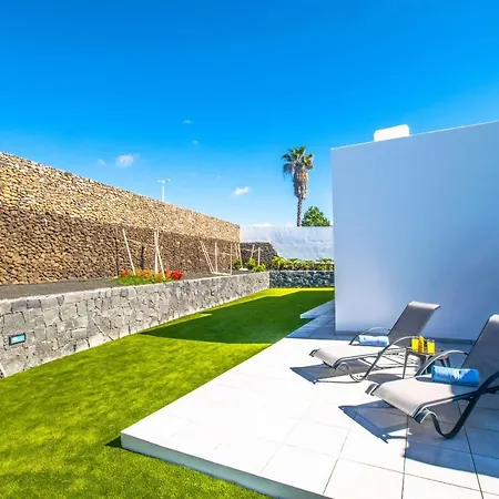 Rossa - Now - Lh215 By Now Ltd * Playa Blanca