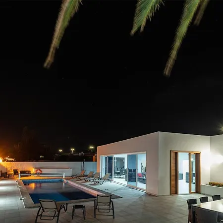 Rossa - Now - Lh215 By Now Ltd *