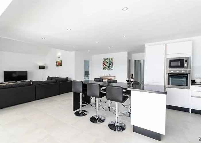 Villa Rossa - Now - Lh215 By Now Ltd