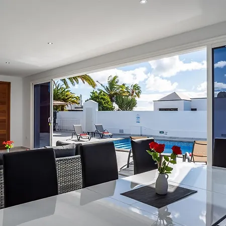 Βίλα Rossa - Now - Lh215 By Now Ltd