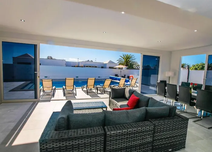 ヴィラ Rossa - Now - Lh215 By Now Ltd