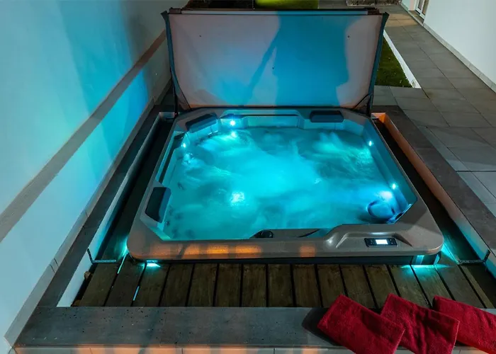 Rossa - Now - Lh215 By Now Ltd *